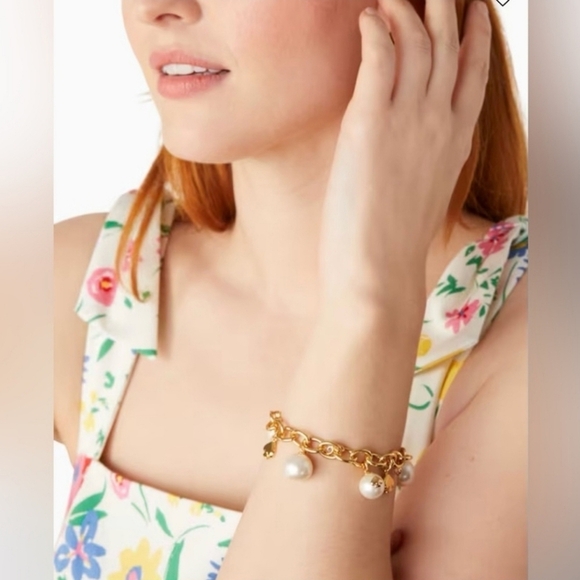 🤍🔹️Kate Spade 🔹️Everyday Spade Charm Bracelet - Picture 2 of 3
